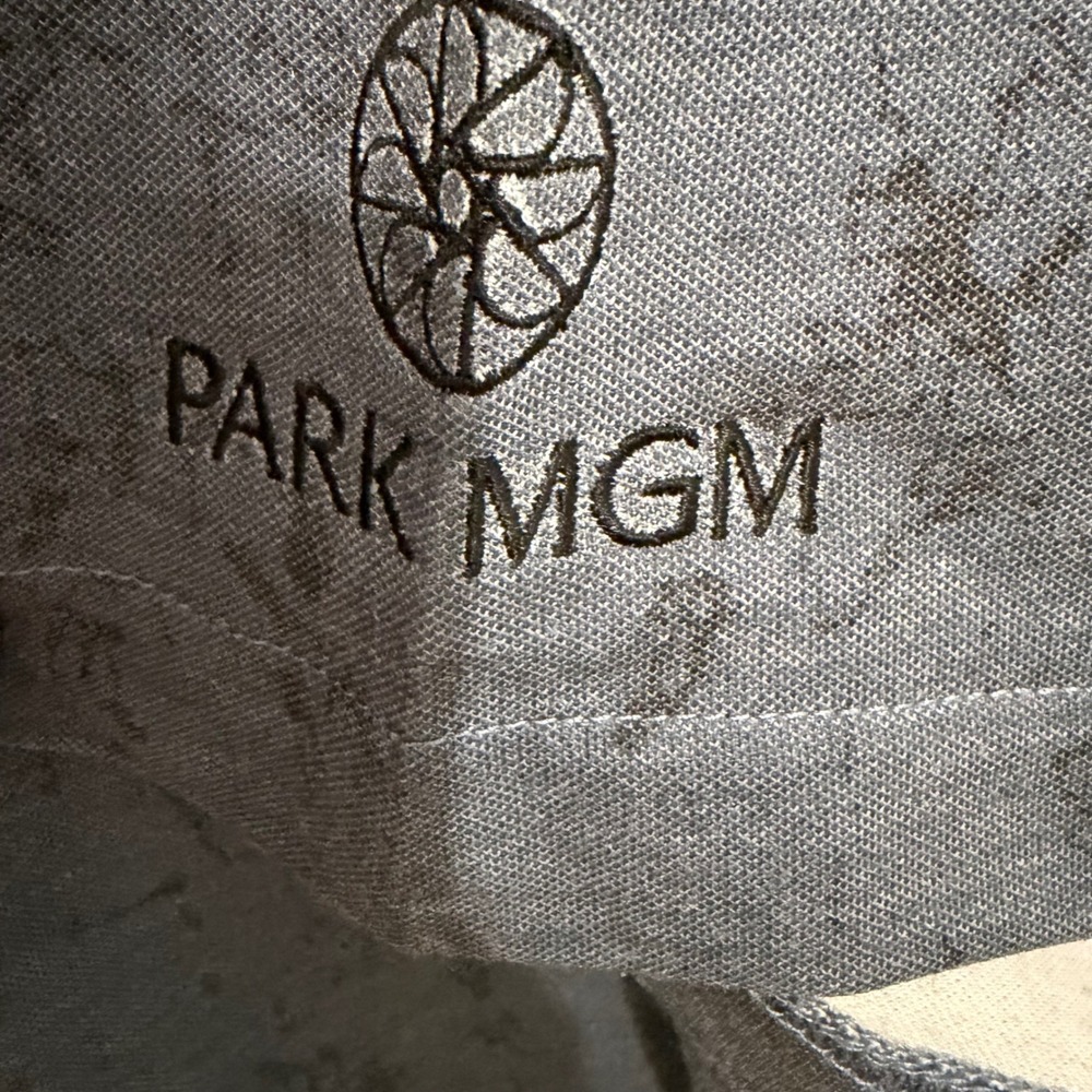TravisMathew Mens XXL Short Sleeve Button Up Shirt Blue Grey Park MGM LogoFloral - Picture 4 of 7